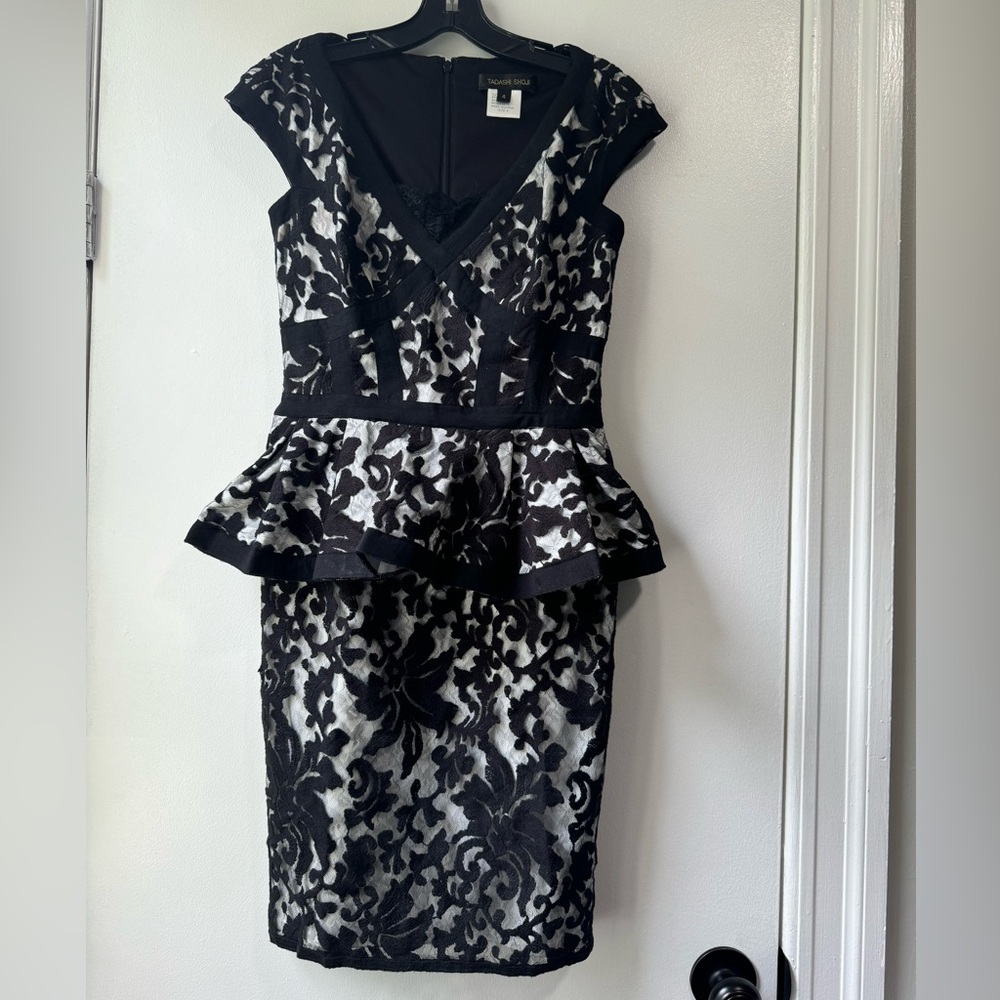 Tadashi Shoji Women’s Sleeveless Peplum Ruffle Floral Cocktail Dress Siz… - Picture 1 of 14